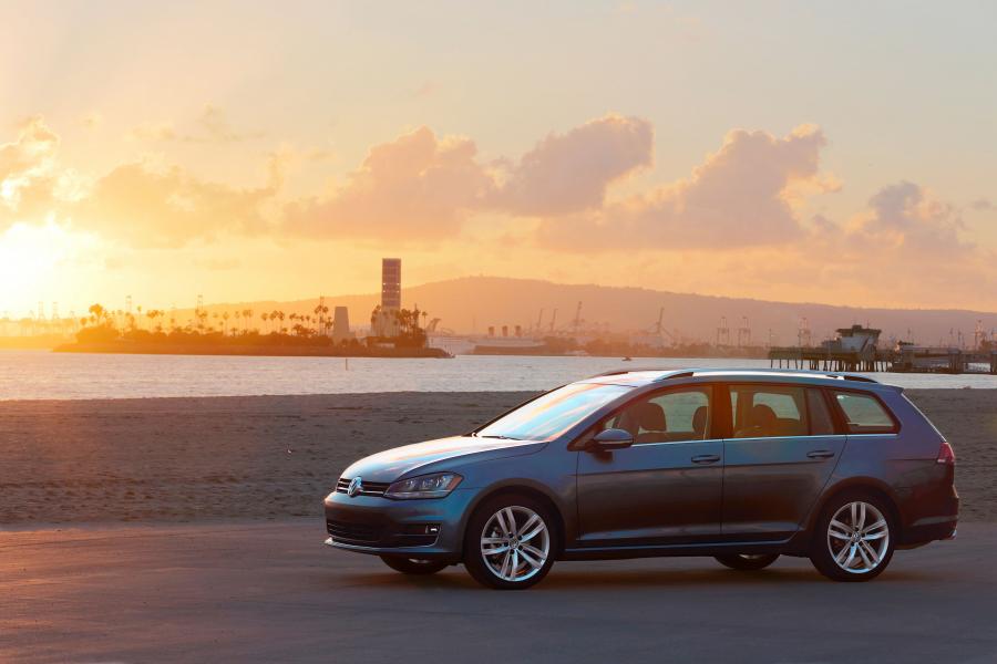  Volkswagen Golf SportWagen 2015 года  (US) (фото 5 из 25)